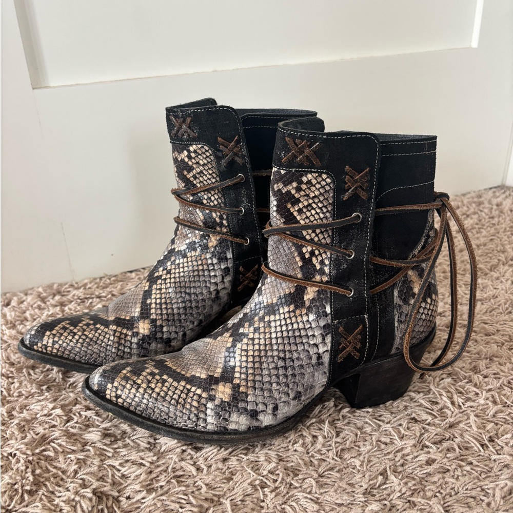 Old Gringo Yipee Ki Yay Collection Snakeskin Ankle Boots